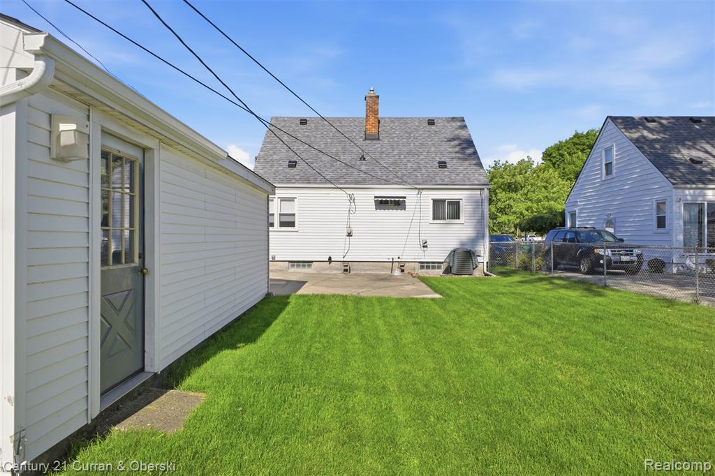 7042 Gilman Street, Garden City, MI — Photo 32