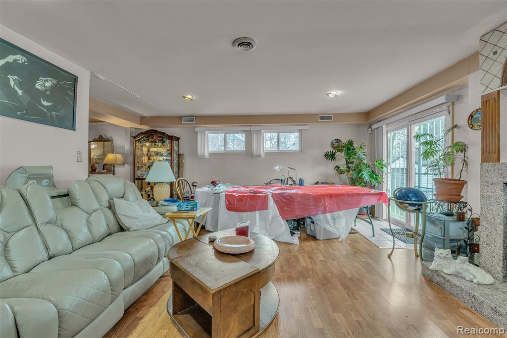 18944 Santa Barbara Drive, Detroit, MI 48221 — Photo 10