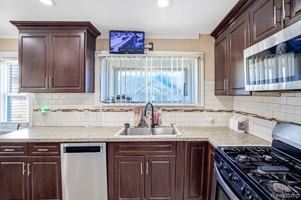 4663 Mead Street N, Dearborn, MI 48126 — Photo 21