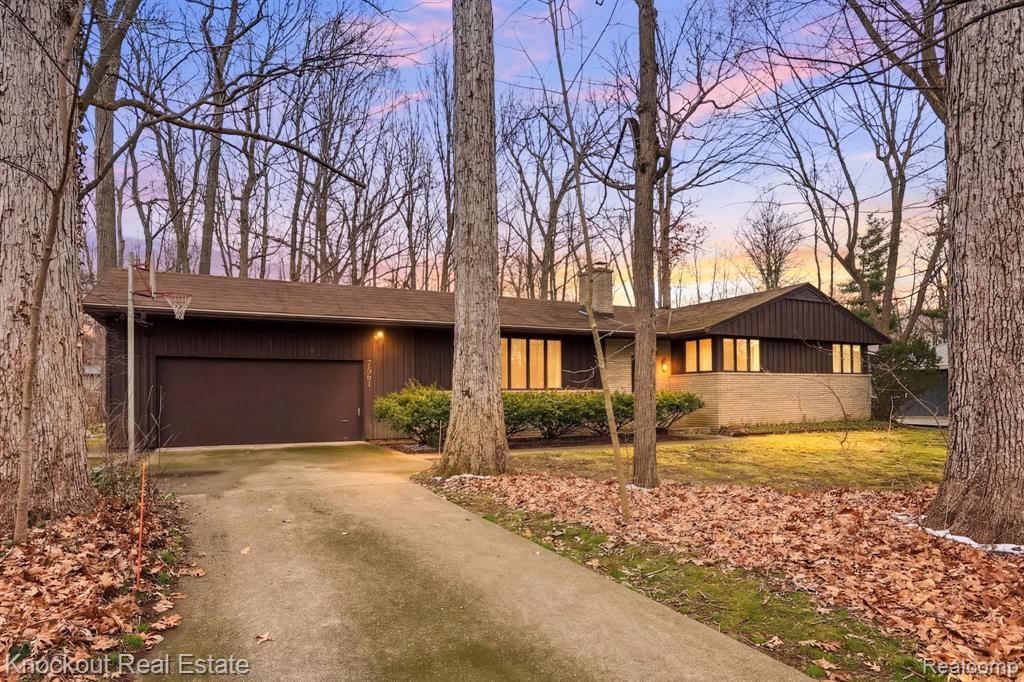 7301 W Ronrick Place, Frankenmuth, MI 48734 — front exterior