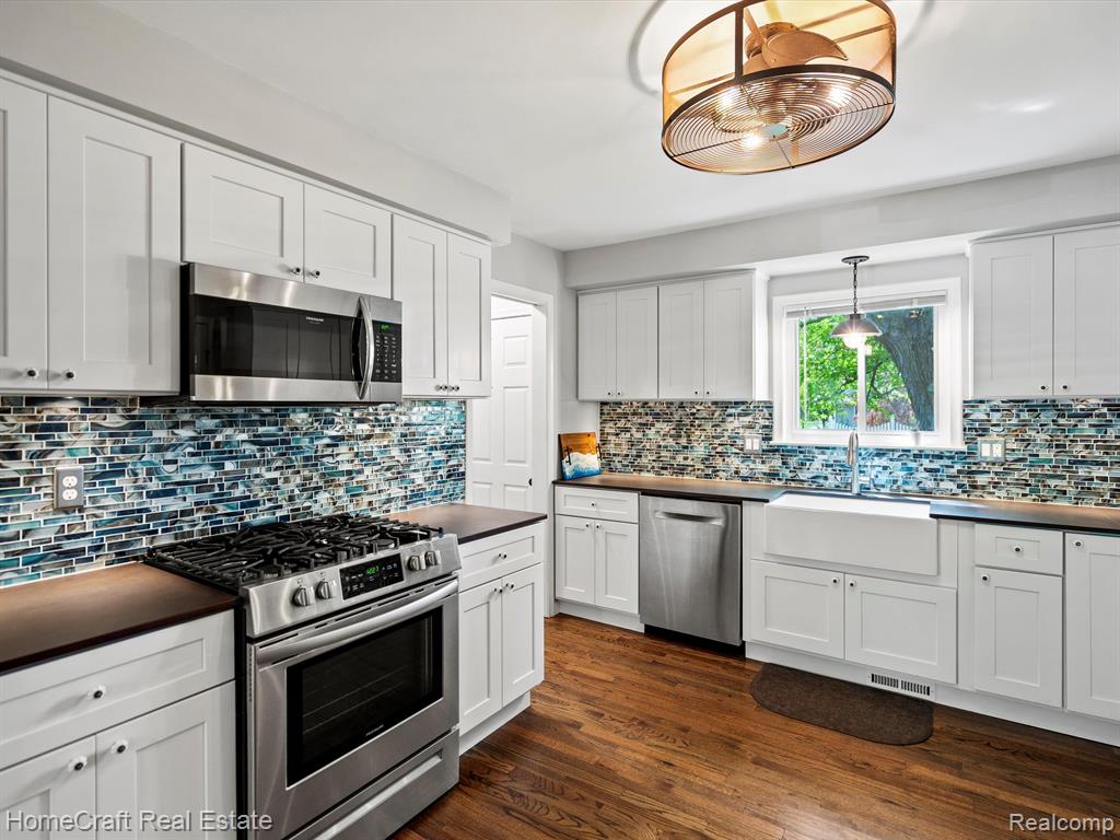 523 W BROOKS Street, Howell, MI 48843 — Photo 9