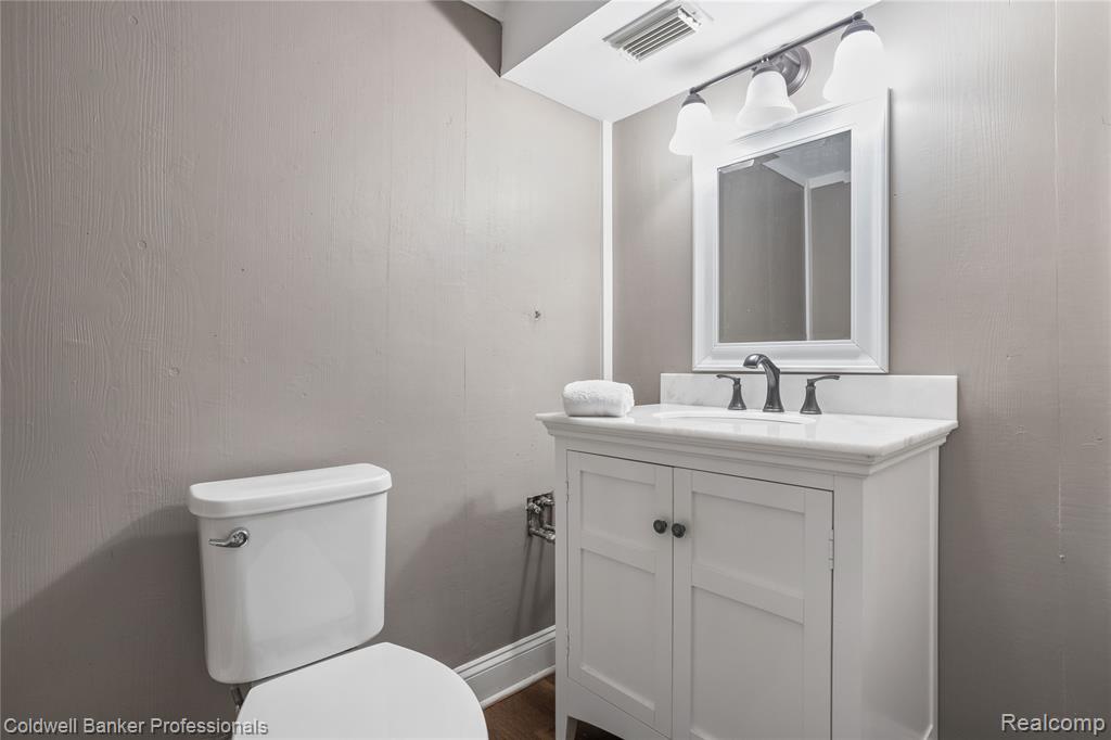 56 Oxford Road, Grosse Pointe Shores, MI 48236 — Photo 48