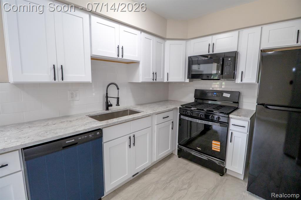 4060 Winifred Street, Wayne, MI 48184 — Photo 12