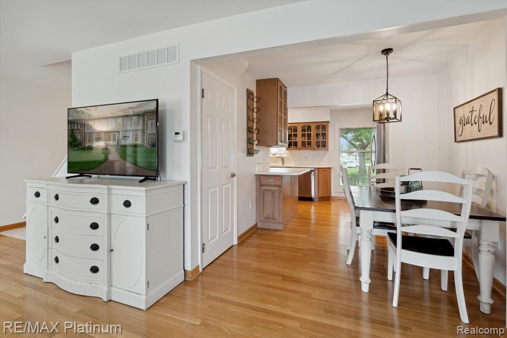 24458 BASHIAN Drive, Novi, MI — Photo 13