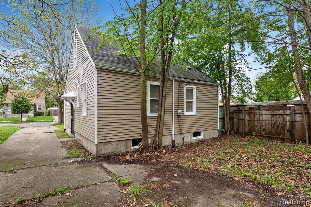 7344 WESTWOOD Street, Detroit, MI 48228 — Photo 23