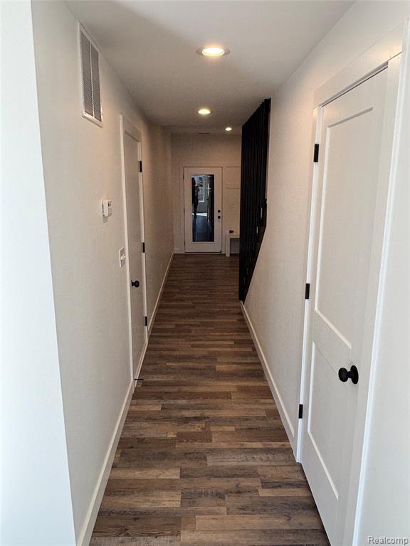 744 E Meyers Avenue, Hazel Park, MI 48030 — Photo 3
