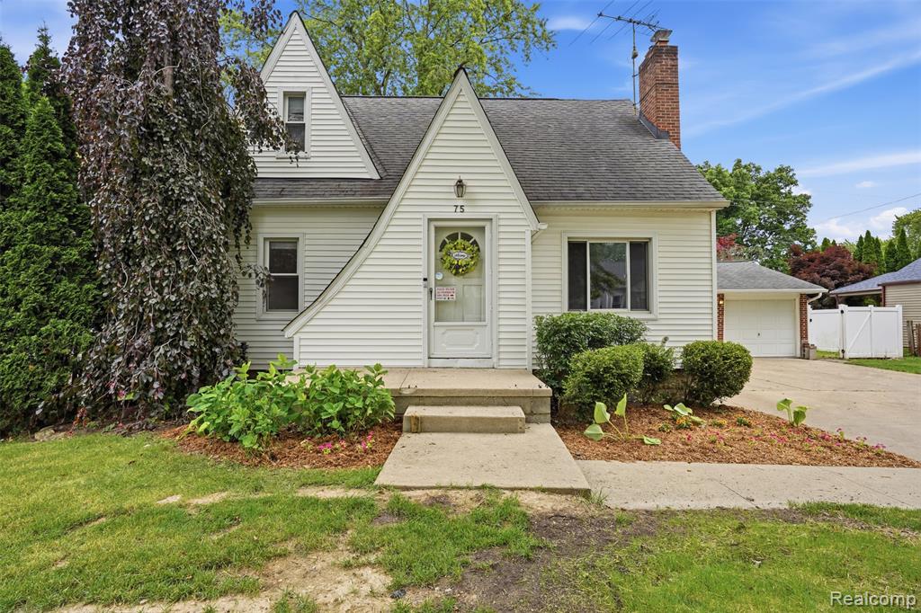 75 Preston Avenue, Waterford, MI 48328 — front exterior