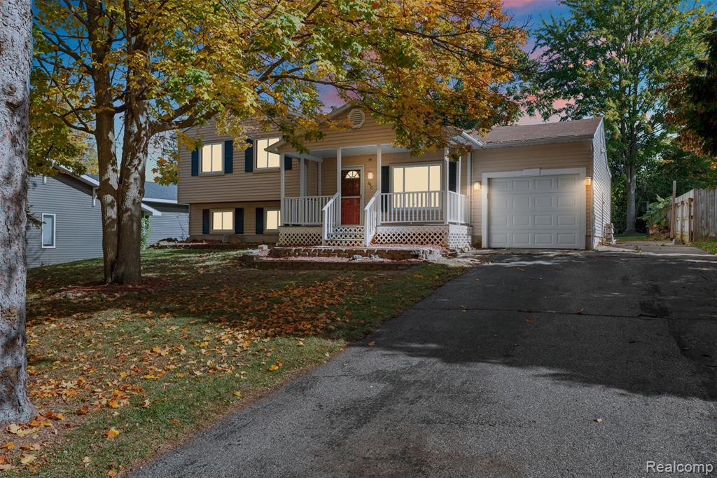 640 N Madison Street, Perry, MI 48872 — Photo 2