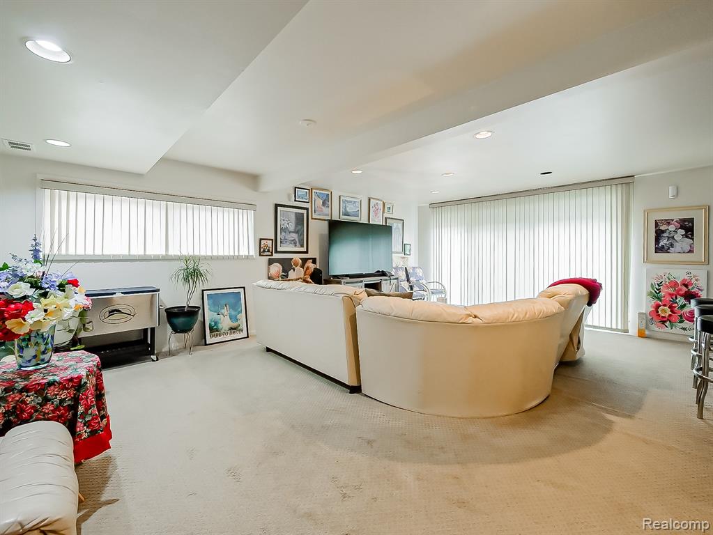6775 Cedarbrook Drive, Bloomfield Hills, MI 48301 — Photo 23