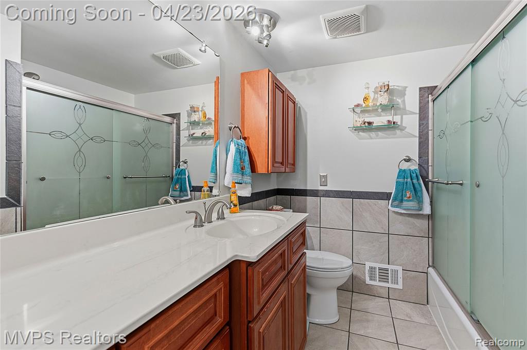39415 E Archer Drive, Harrison Township, MI — Photo 16