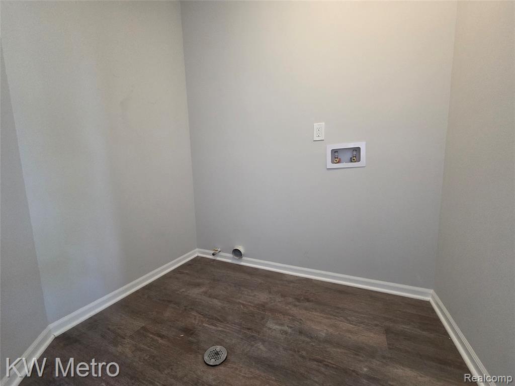 1116 E HAYES Avenue, Hazel Park, MI 48030 — Photo 15