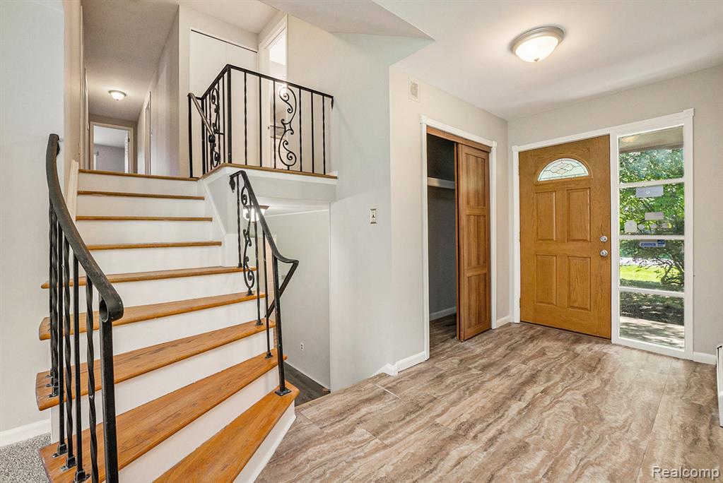 4516 Kevin Court, West Bloomfield, MI — Photo 5