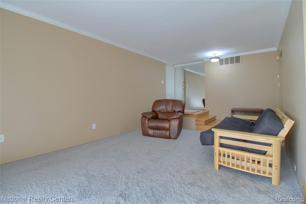 16547 Middlebelt Road, 6, Livonia, MI 48154 — Photo 11