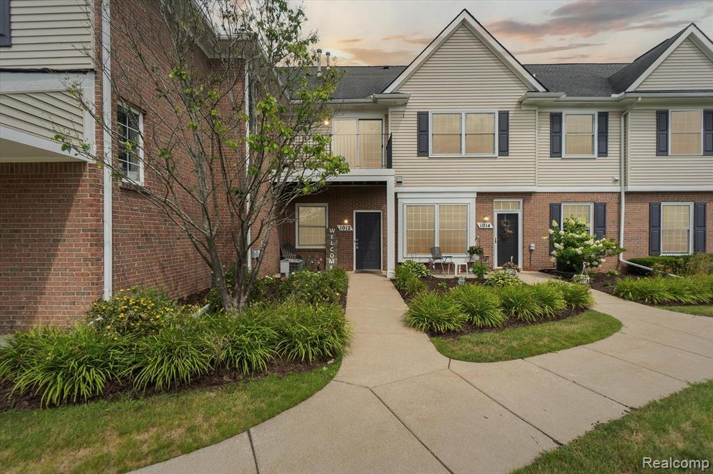1012 SHIAWASSEE Circle, Howell, MI 48843 — front exterior