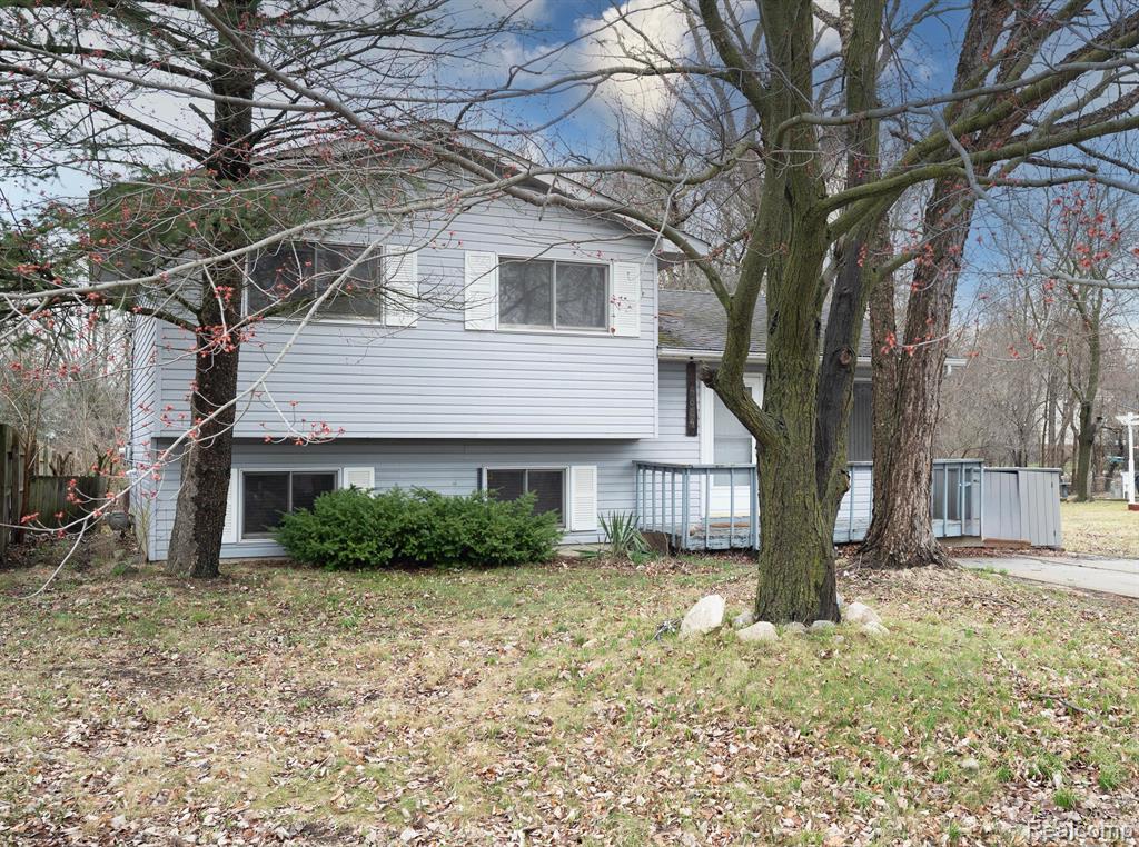 4654 Siebert Road, Waterford, MI 48328 — Photo 2
