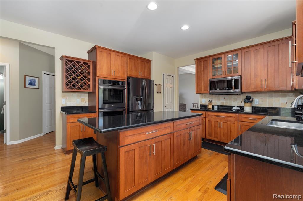 4617 Waterbury Drive, Clarkston, MI 48348 — Photo 12