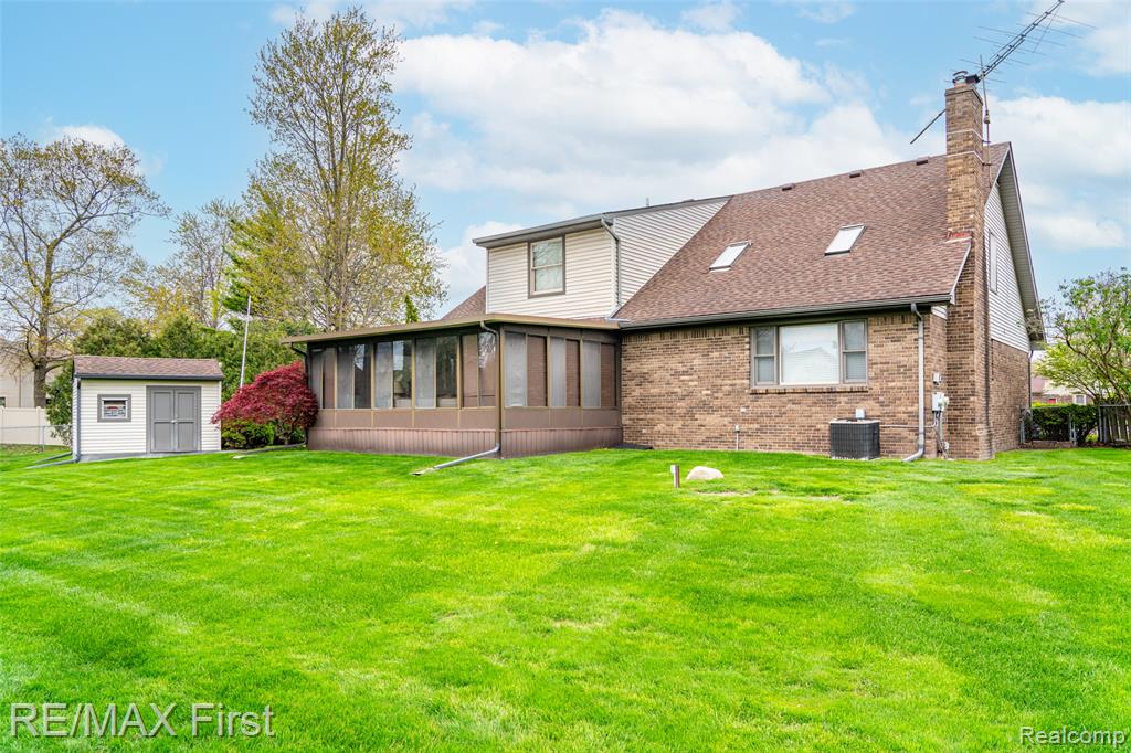 47799 Farmbrook Court, Chesterfield, MI — Photo 10