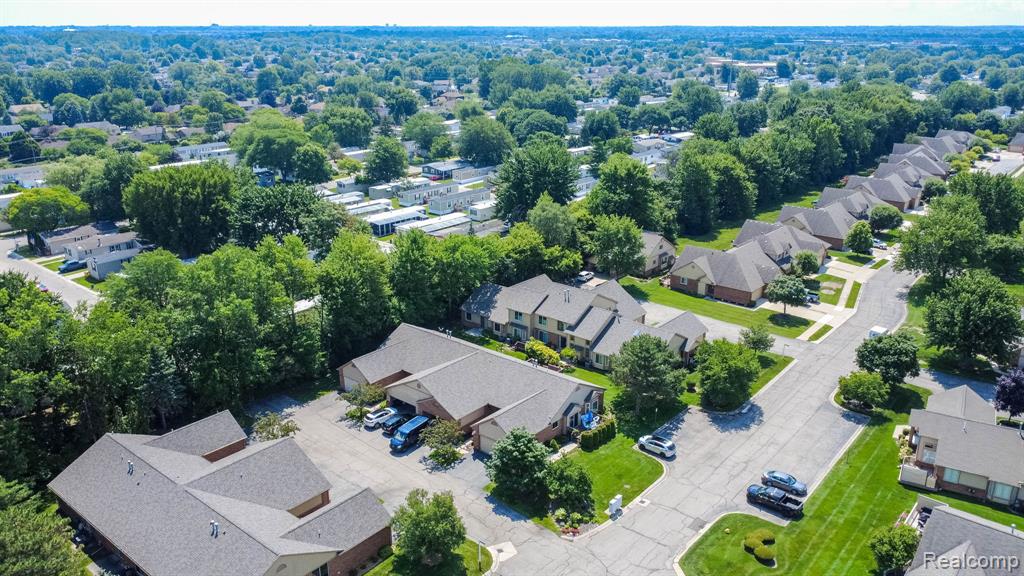 46910 Country Lane, 12, Macomb, MI 48044 — Photo 14