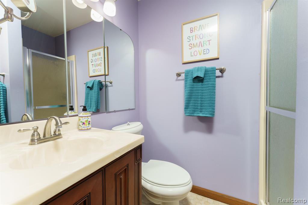 9333 W COON LAKE Road, Gregory, MI 48137 — Photo 17