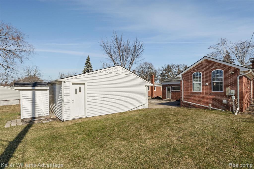 4652 Parker Street, Dearborn Heights, MI 48125 — Photo 32