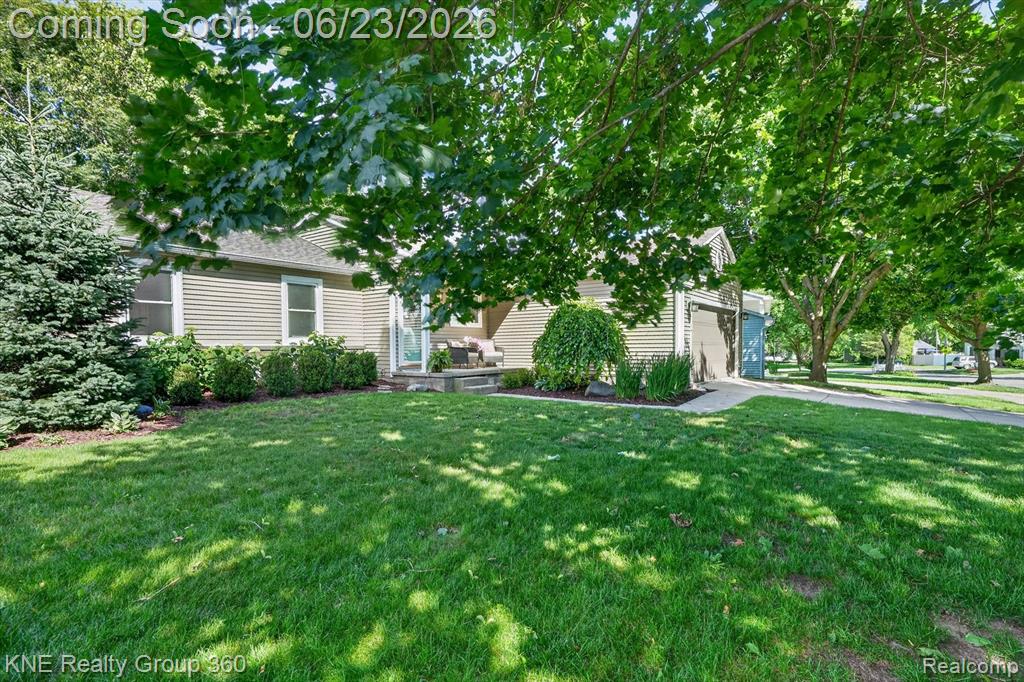 895 Fairway Trails Drive, Brighton, MI 48116 — Photo 2