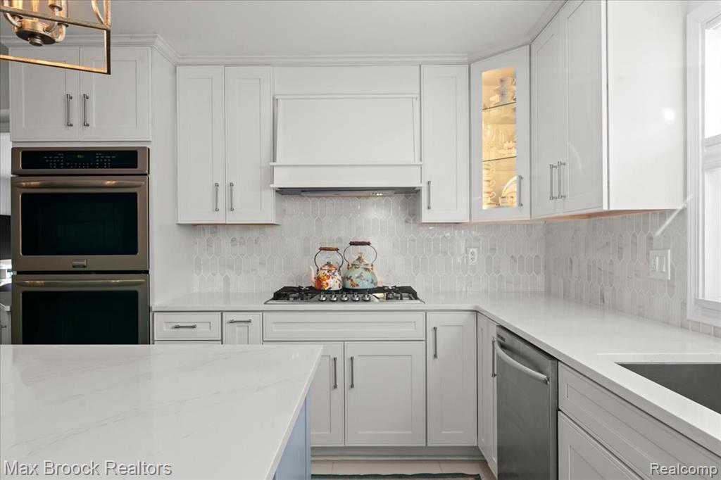 412 Shellbourne Drive, Rochester Hills, MI 48309 — Photo 10