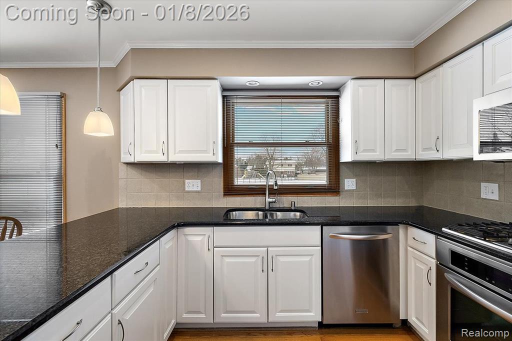 52330 Scotch Pine Court, Shelby Twp, MI 48316 — Photo 18