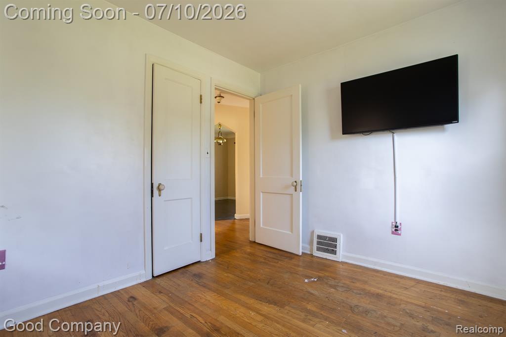 723 Pine Street, Wyandotte, MI 48192 — Photo 16