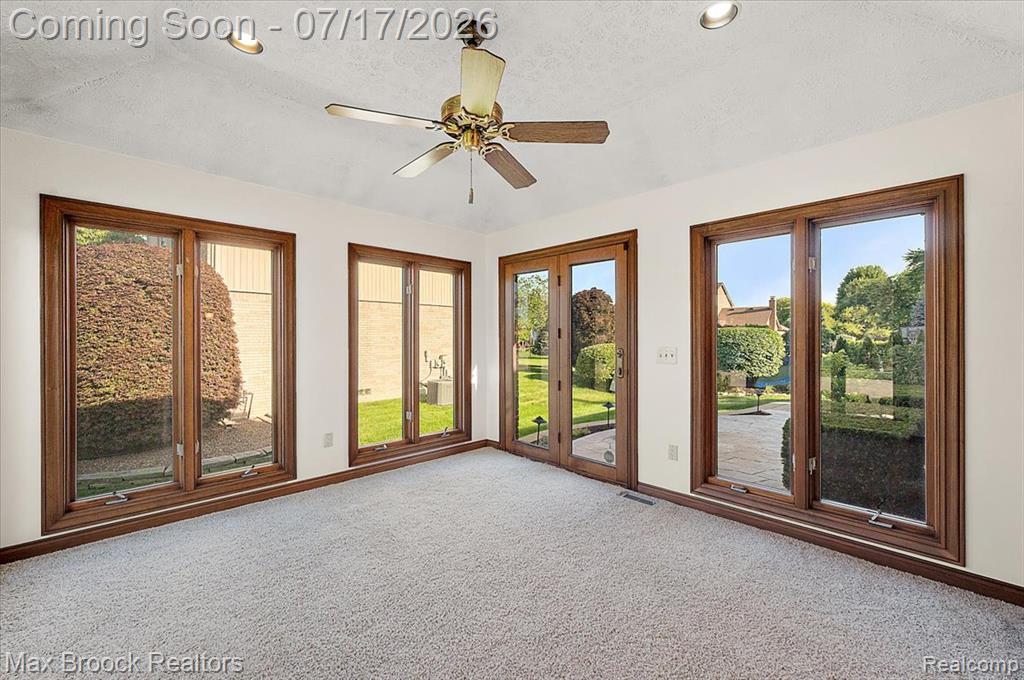 43909 Welland Drive, Clinton Twp, MI 48038 — Photo 9