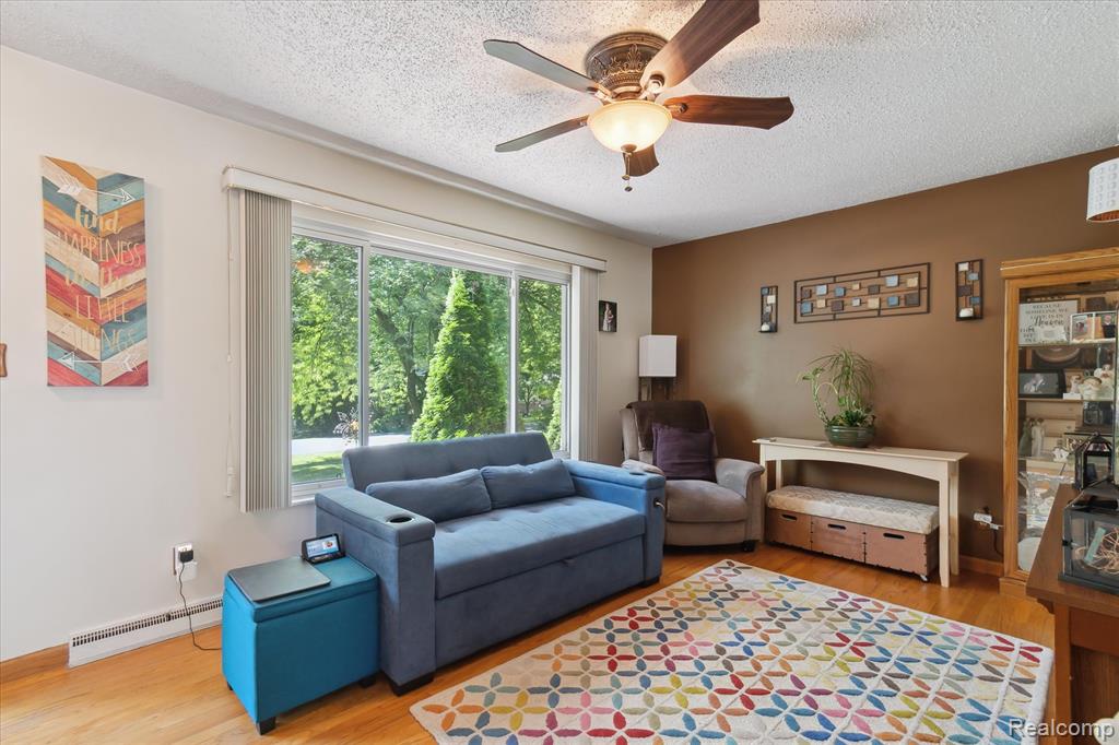 4304 Woodcock Way, Highland, MI — Photo 12