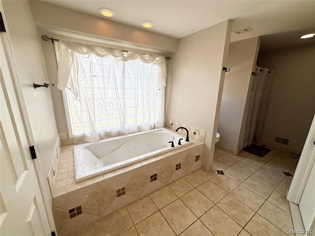 4272 Quail Ridge Lane, Newport, MI 48166 — Photo 30
