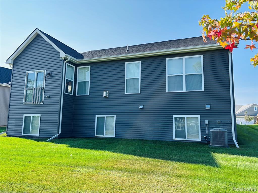 8215 Carston Lane Lane, Green Oak, MI 48116 — Photo 37