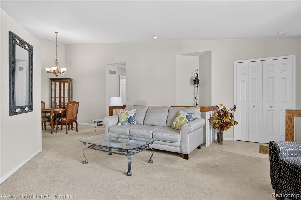 7127 Danbrooke Court, West Bloomfield, MI, 00000