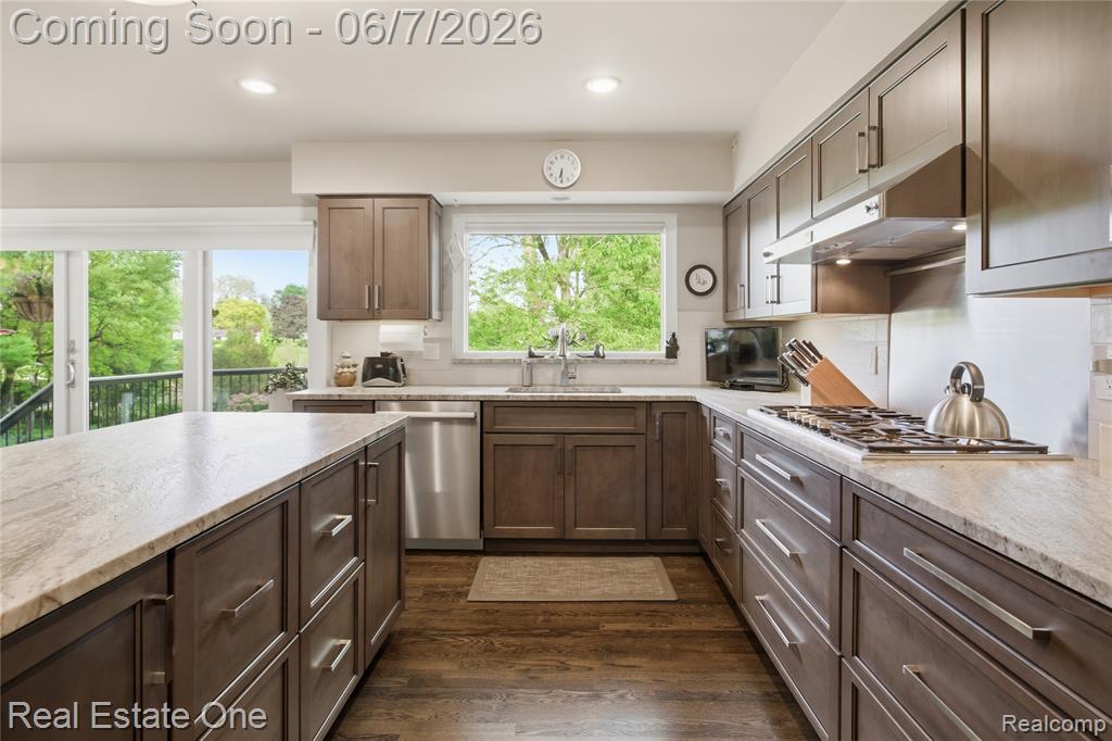5321 Forest Way, Bloomfield Hills, MI 48302 — Photo 16