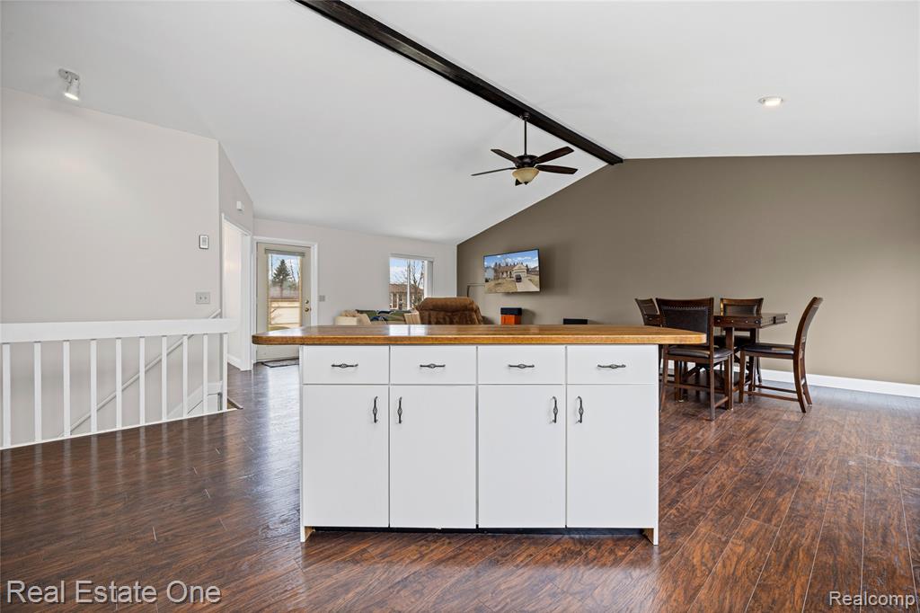 6335 Stonehearth Pass, Grand Blanc, MI 48439 — Photo 18