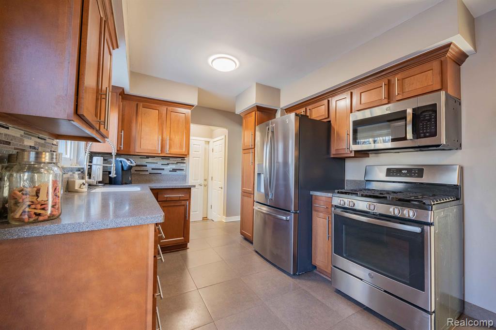 8364 ALTON Street, Canton, MI 48187 — Photo 10