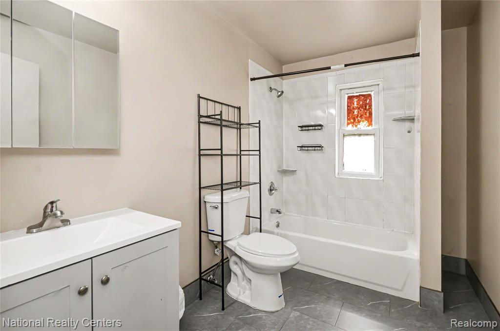 8523 Republic Avenue, Warren, MI 48089 — Photo 14