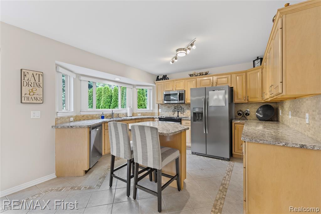 43316 Brooks Drive, Clinton Twp, MI 48038 — Photo 11