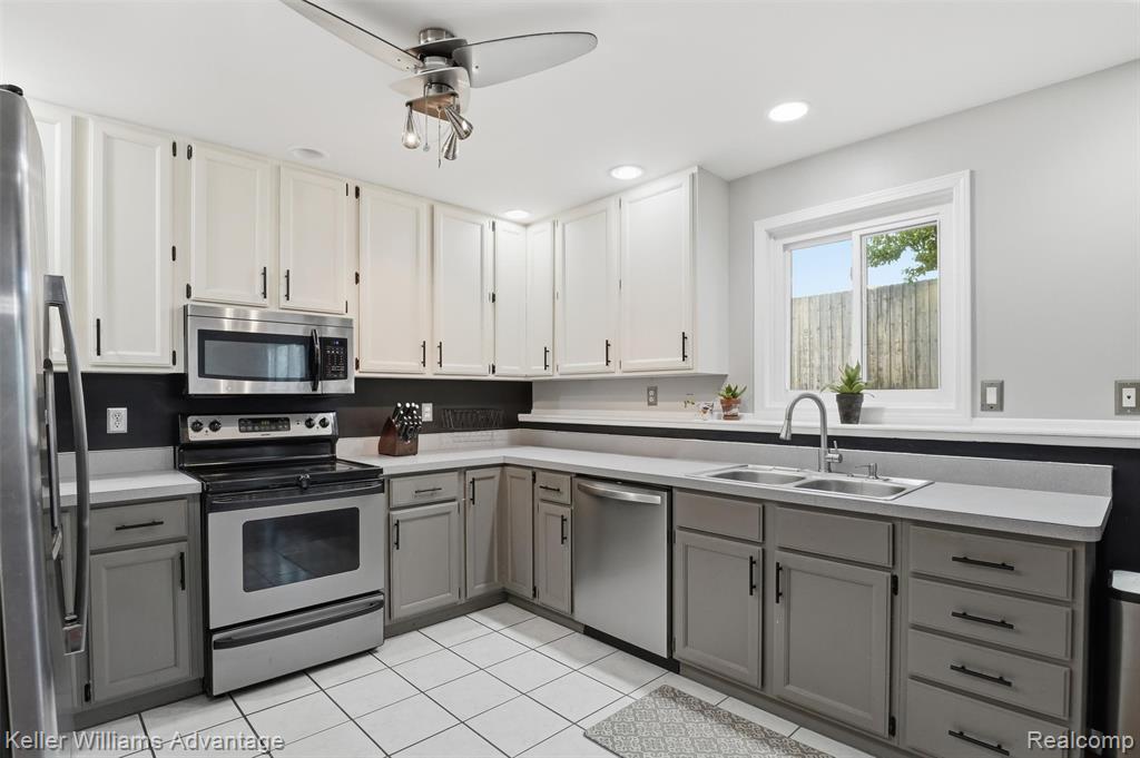 572 River Pointe Court, Milan, MI 48160 — Photo 12
