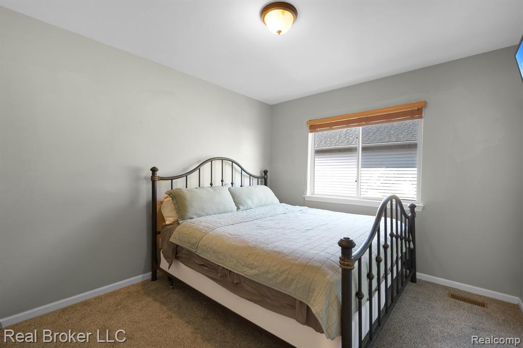52391 WALNUT Drive, Chesterfield, MI 48047 — Photo 24