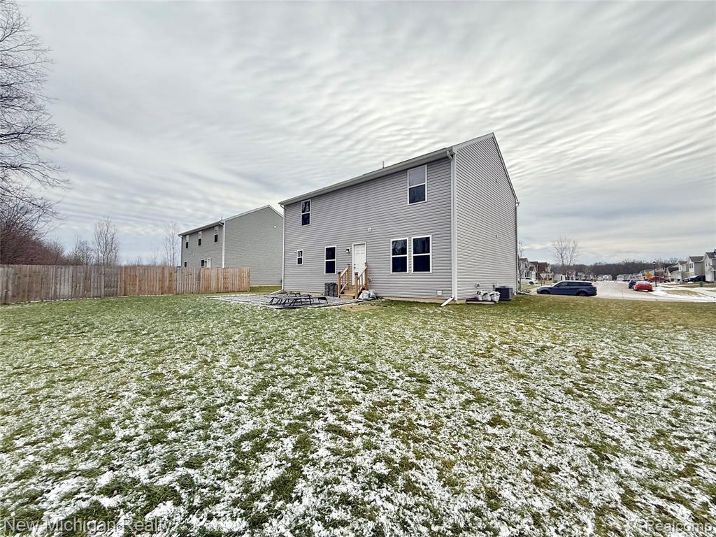 6079 Regency Drive, Burton, MI 48519 — Photo 35