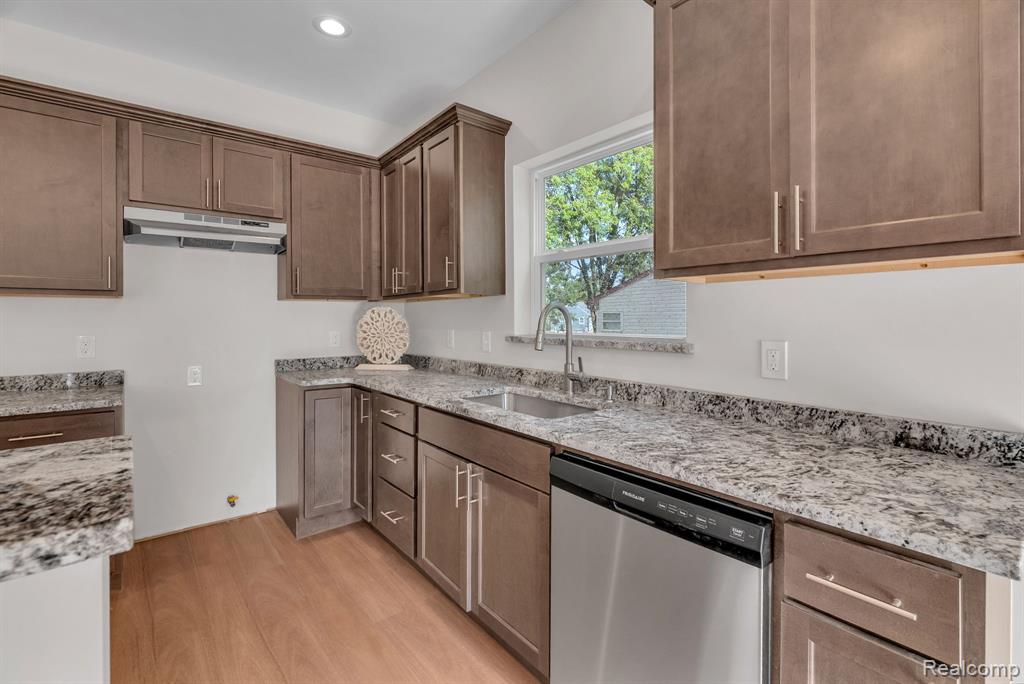 6371 Loraine Street, Romulus, MI 48174 — Photo 8