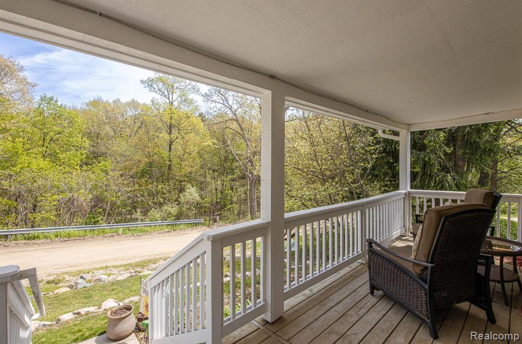 880 Frank Road, Lake Orion, MI 48362 — Photo 5