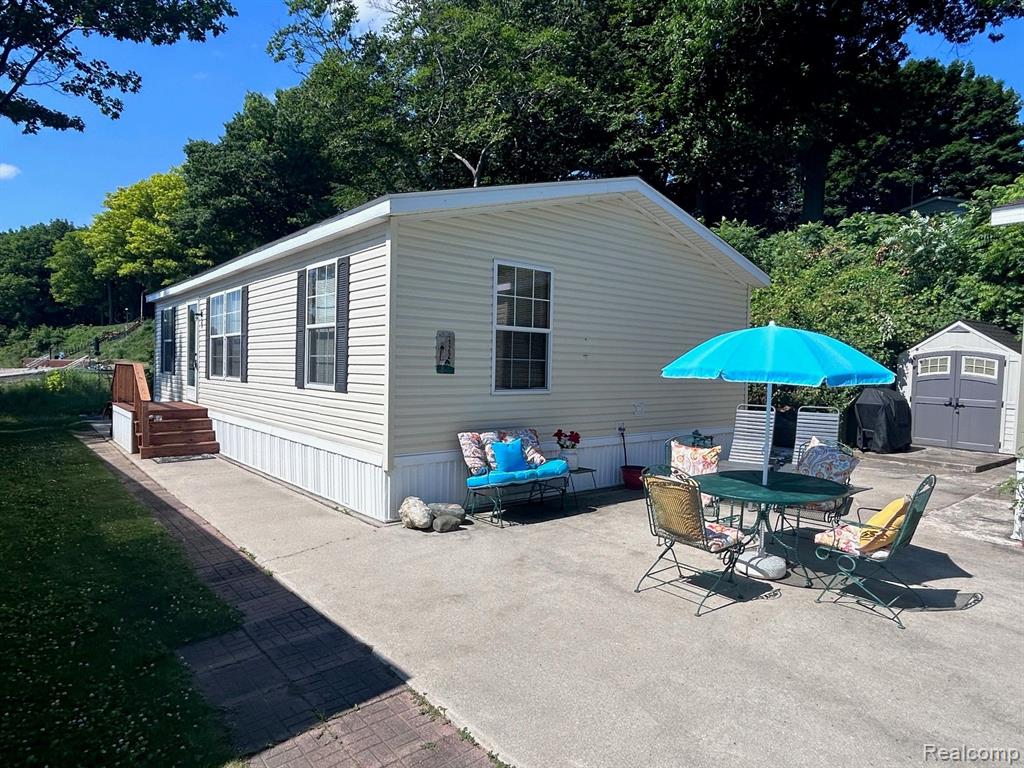 6103 LAKESHORE Road, 122, Lexington, MI 48450 — front exterior