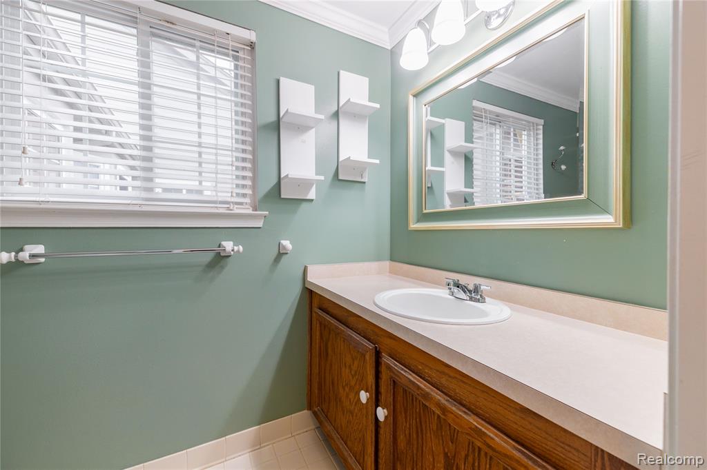 18689 Hilltop Boulevard, Riverview, MI 48193 — Photo 22