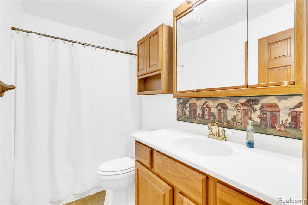 538 N Neeper Street, Capac, MI 48014 — Photo 18