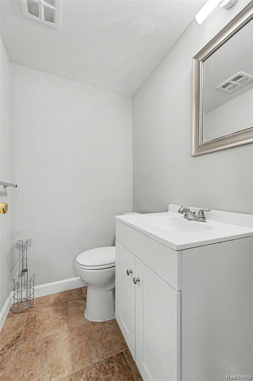 8691 Kennedy Circle, Unit #4, Warren, MI 48093 — Photo 8