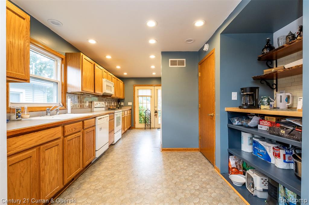613 W Mount Hope Avenue, Lansing, MI 48910 — Photo 18