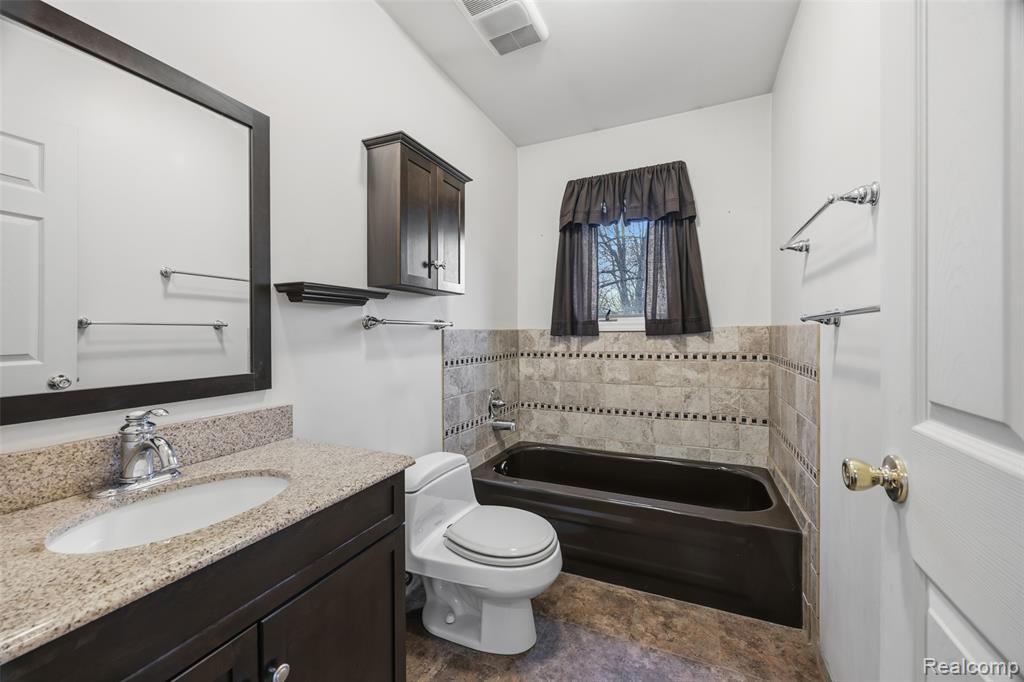 21650 Telegraph Road, Romulus, MI 48174 — Photo 22