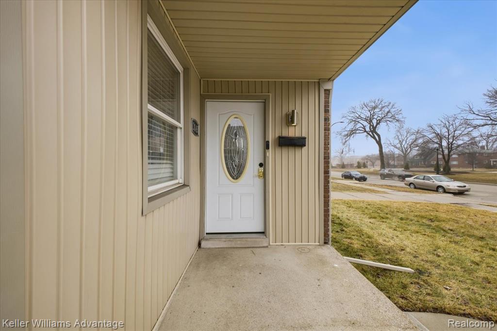 2145 Vernier Road, Grosse Pointe Woods, MI 48236 — Photo 3